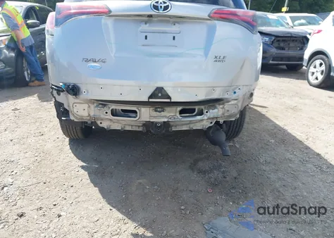 2016 Toyota Rav4 Xle z USA, uszkodzony, nr VIN 2T3RFREV9GW486330